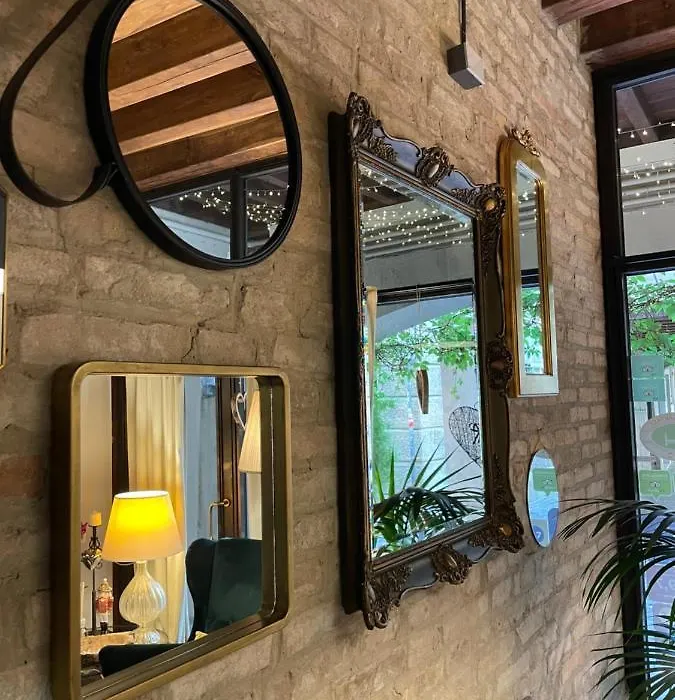 Avogari B&B-1